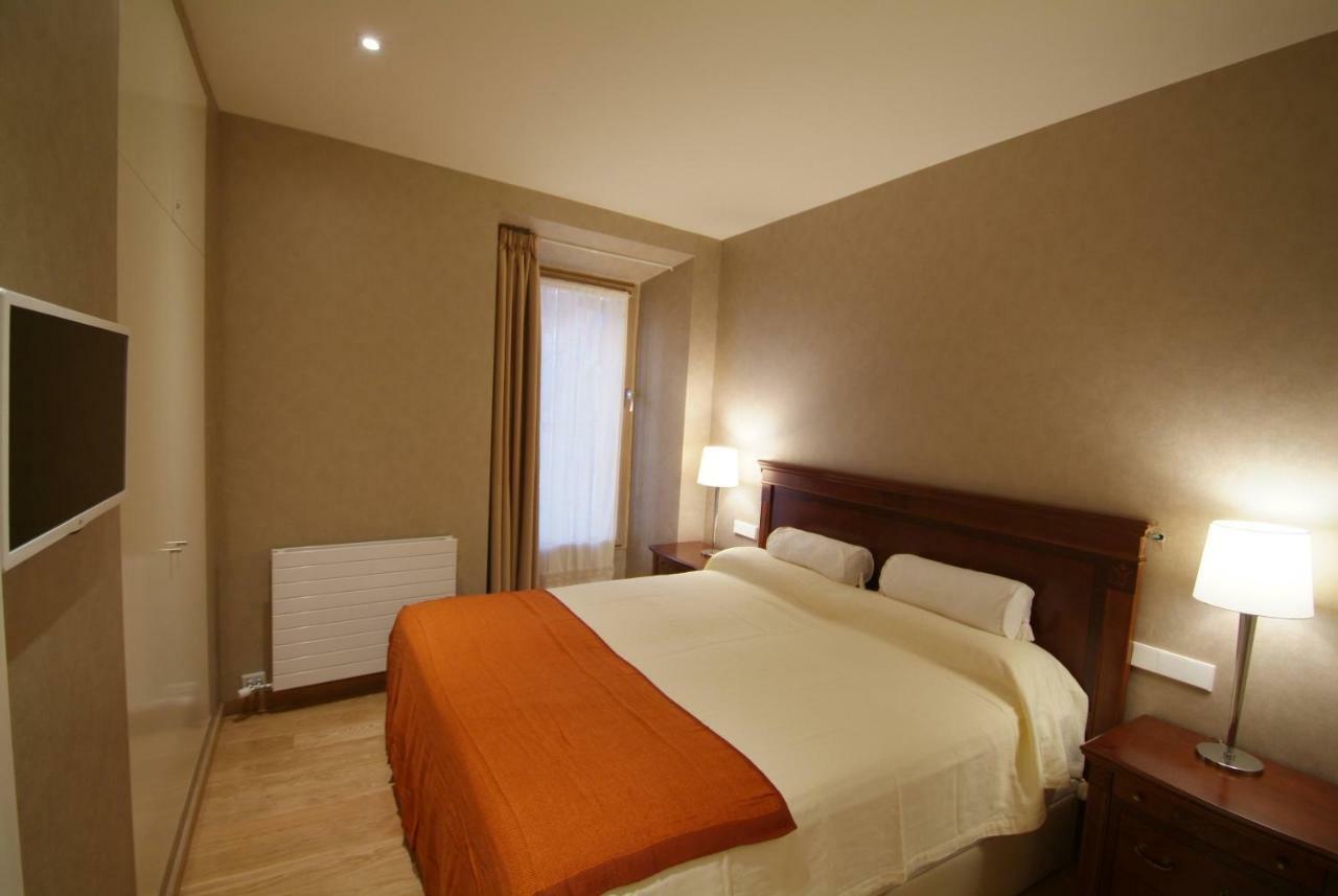 Beautifully Furnished Luxury In Barri Vell, Apartment Girona
