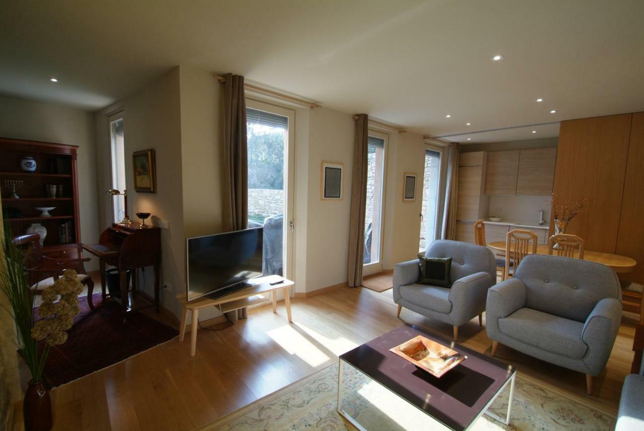 Apartment Beautifully Furnished Luxury In Barri Vell, Girona